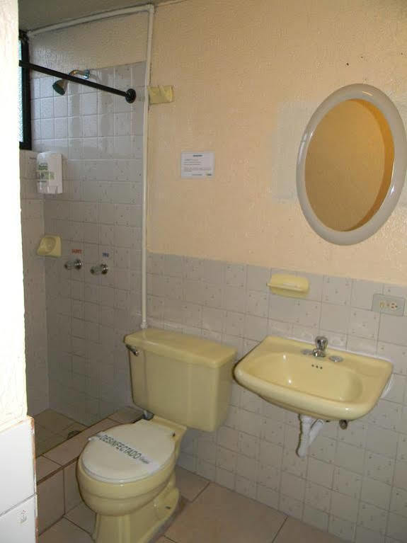 Hostal Terra 2 - El Condado Quito Luaran gambar